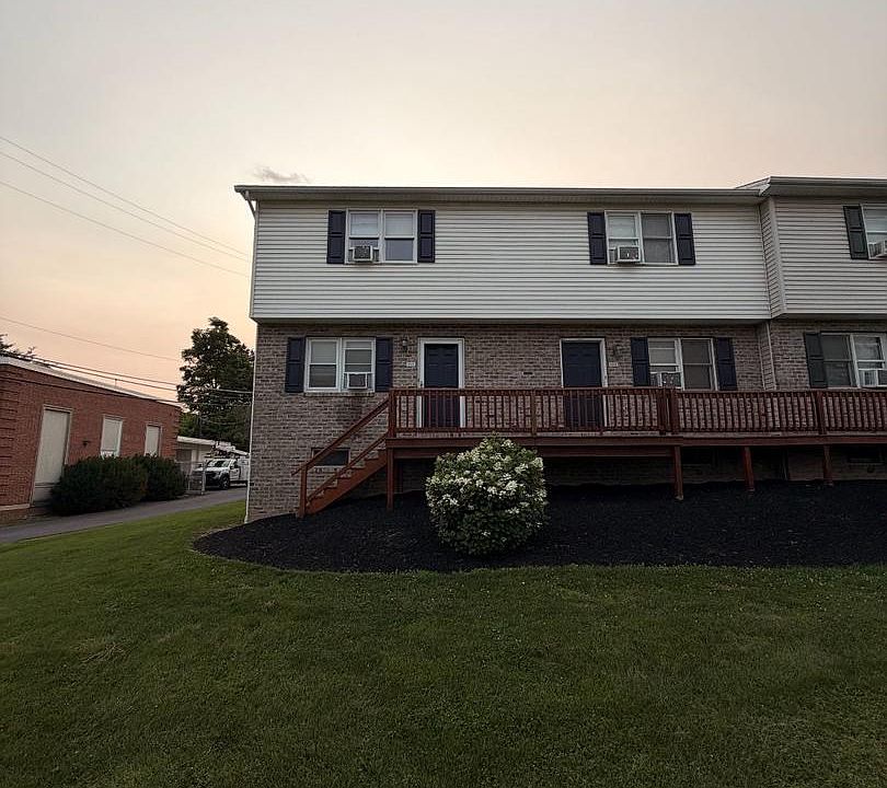 1st image of 10 Taylor Dr APT J