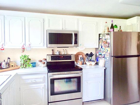 2nd image of 3590 Via Poinciana APT 104