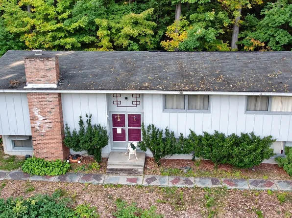 3 Birchknoll Dr, Wilbraham, MA 01095