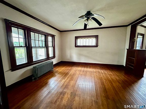 5th image of 167 Shuttle Meadow Avenue