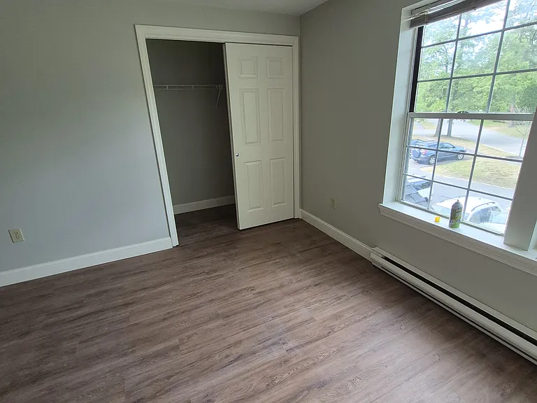 front bedrom