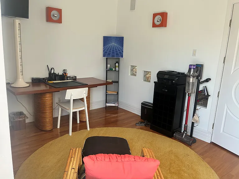 75-77 Woodlawn Ave #1 — Photo 8