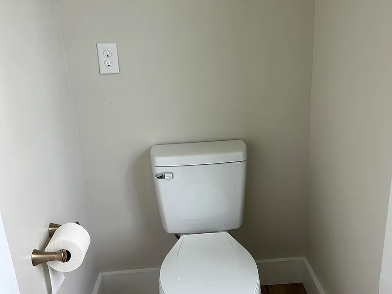 909 E Irvine St — Photo 19