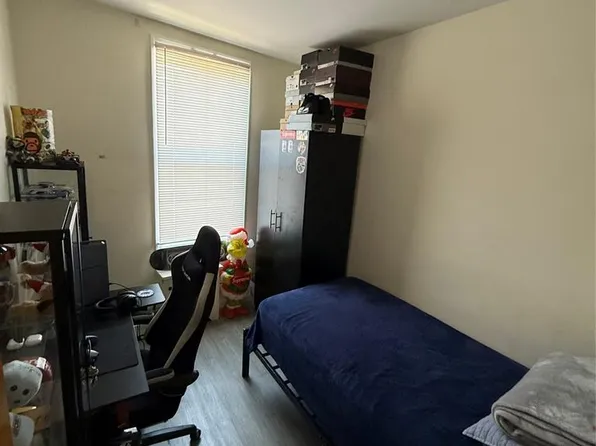 2896 Heath Avenue image 6 of 7