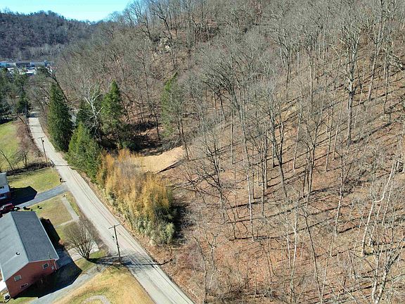 3rd image of 109 Dug Hill Rd