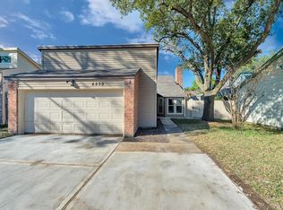 4250 Willow Beach Dr, Houston, TX 77072