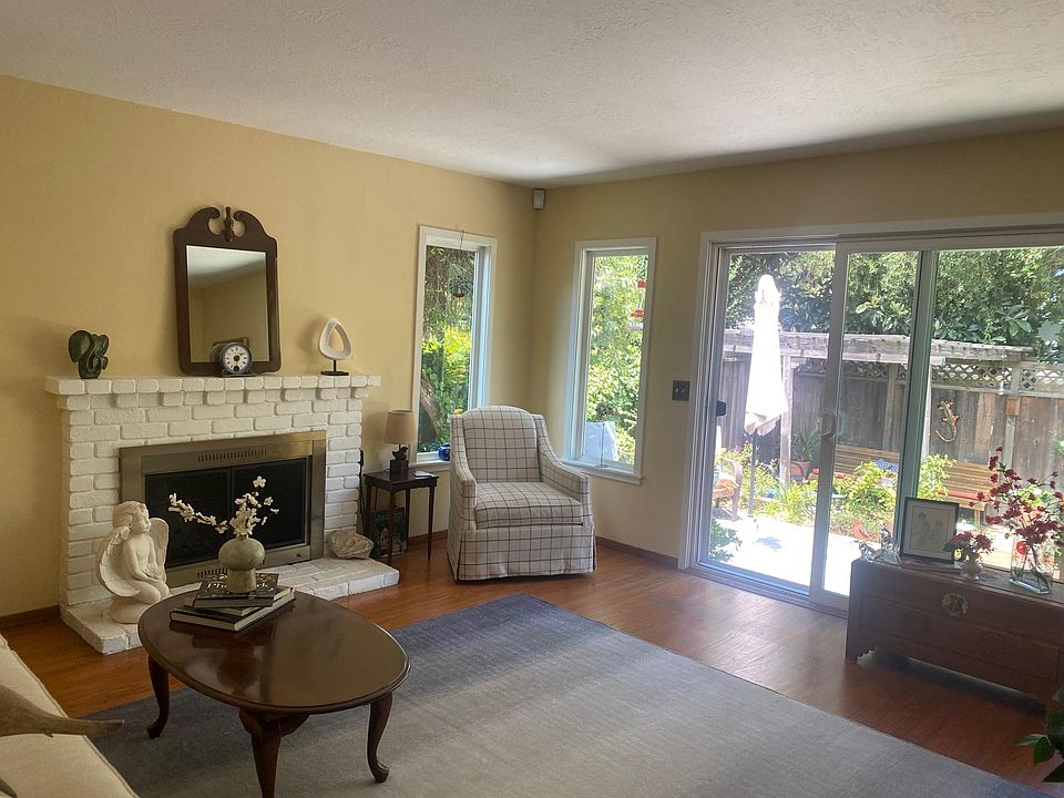 1st image of 718 Estancia Way