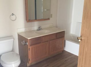 404 High Pointe Dr #16, Ellsworth, WI 54011