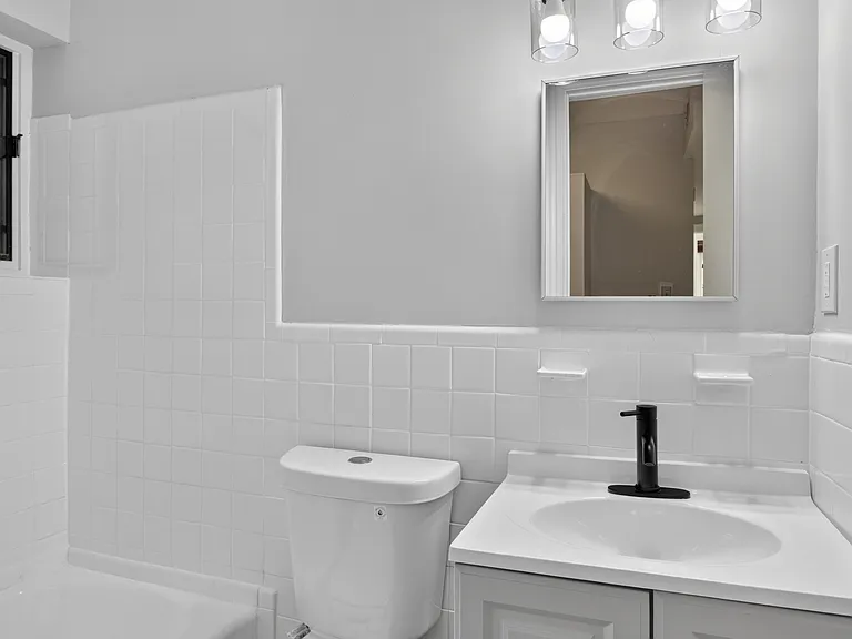 705 8th St SE #400 — Photo 8