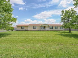87 Camp Grove Rd SE, Washington court house, OH 43160