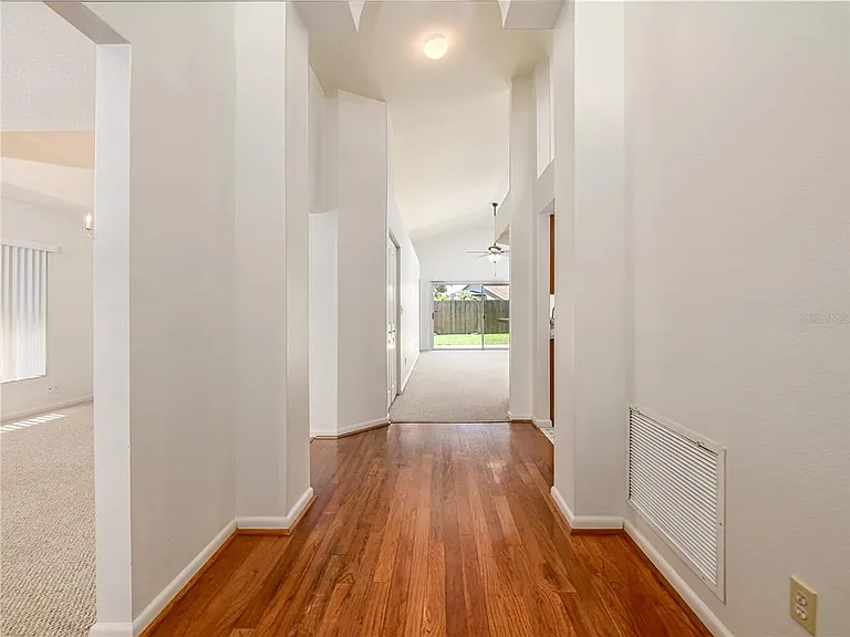 1407 Wakefield Dr — Photo 3