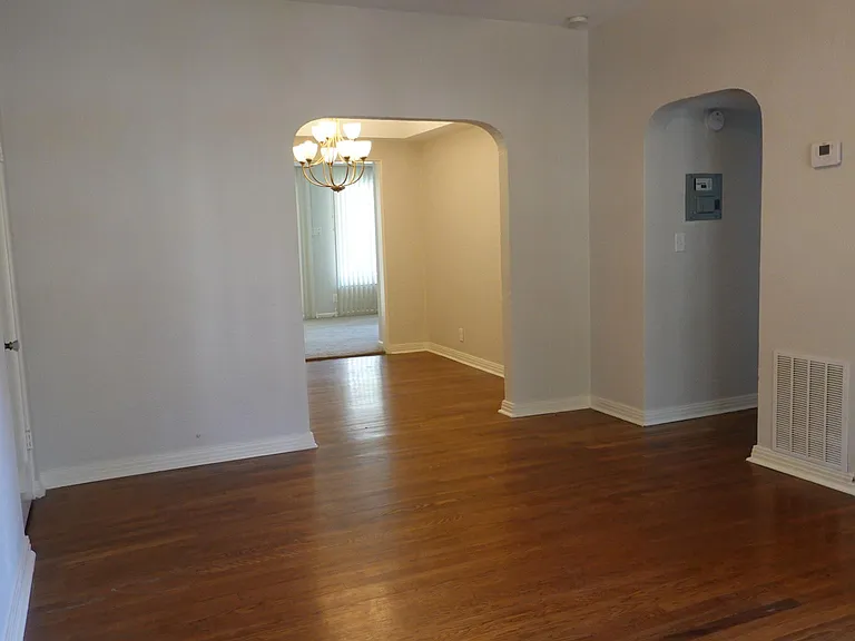 254 E Rosewood Ave #2 — Photo 2