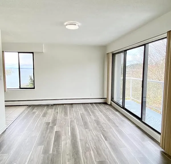 15158 Royal Ave #302 — Photo 1