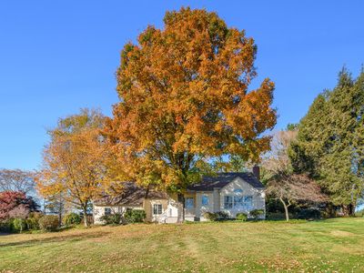 10 Valley View Road, Newtown, CT, 06470