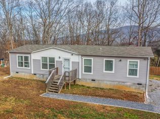 2744 Maplecrest Ln, Sevierville, TN 37876