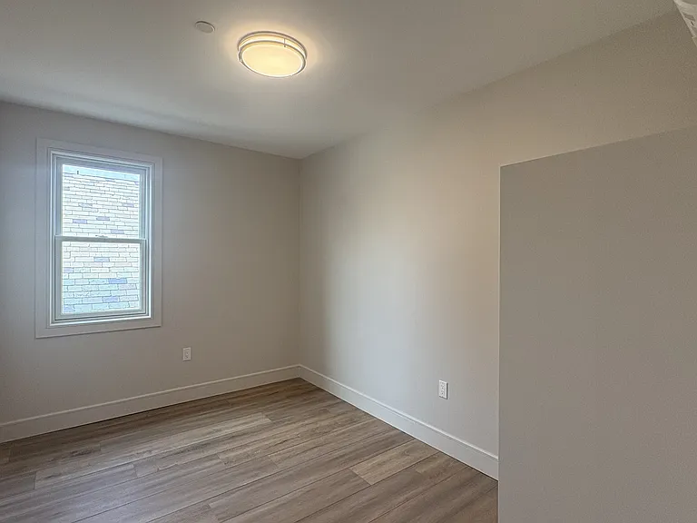 512 Beach 130 St #2B — Photo 6