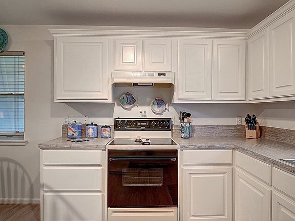 4th image of 614 La Juana Ct