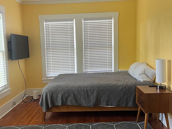 4th image of 2205 N 15th Ave #B