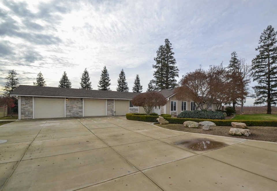1st image of 7619 E Saginaw Ave