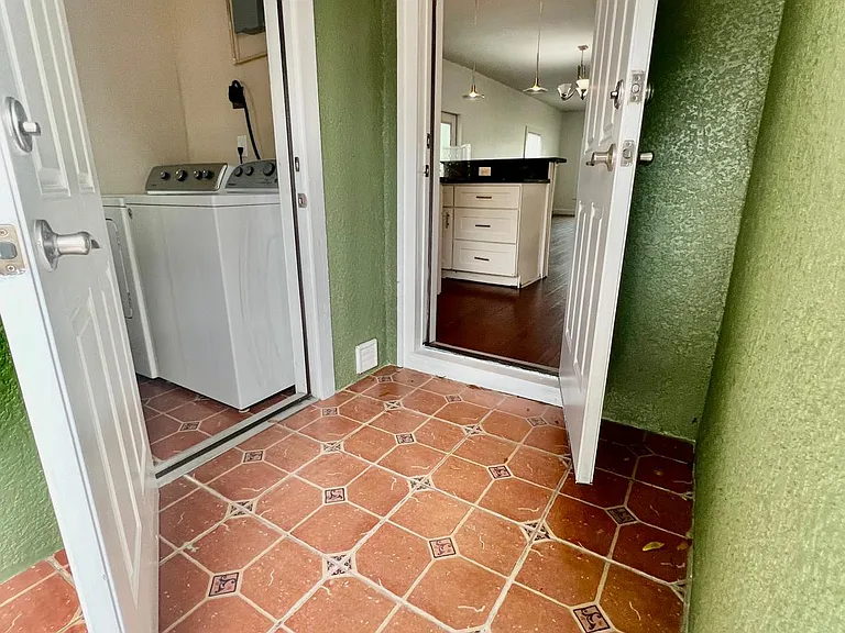 3302 N Lincoln Ave — Photo 12