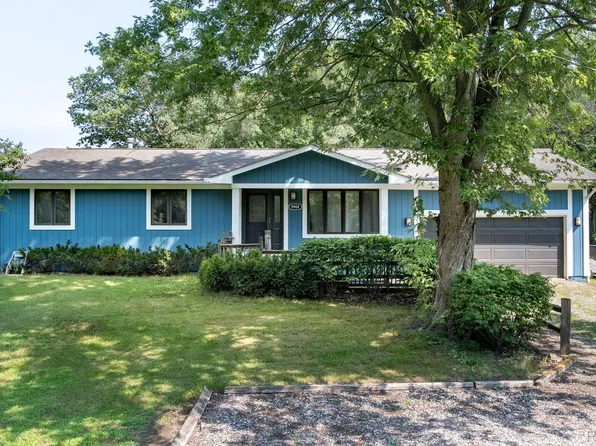 9904 Cedar Island Rd, White Lake, MI 48386