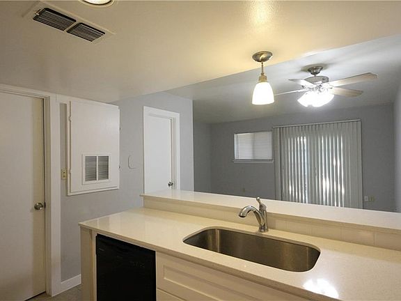 3rd image of 1600 West Ave APT 10