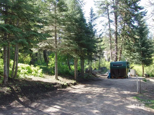 4 Bernette Way, Cascade, ID 83611