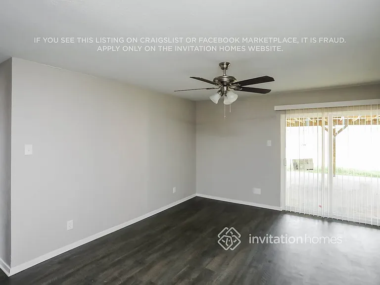215 Adams St — Photo 2