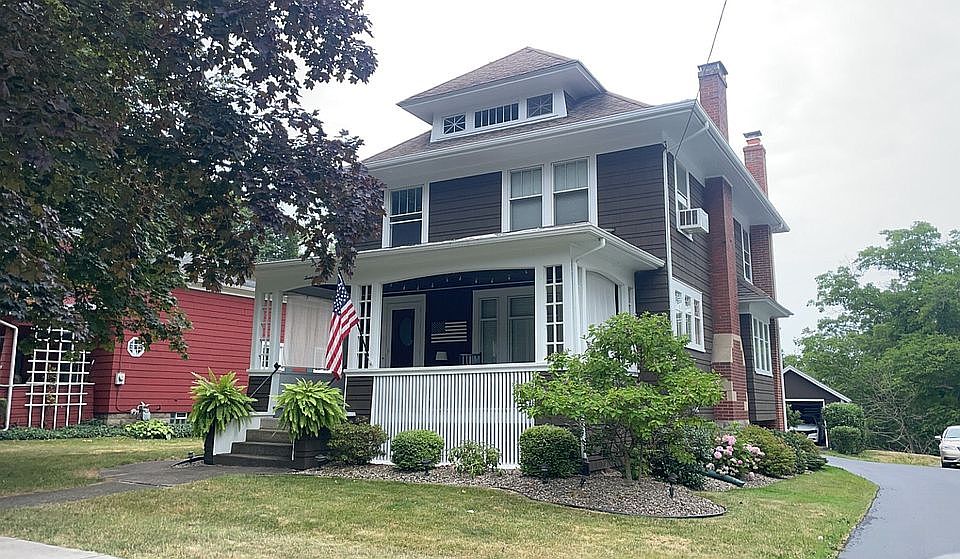 1st image of 25 Church St