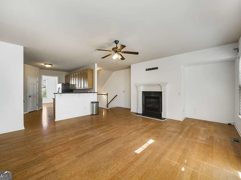 1798 Oakbrook Ln NW #8 — Photo 7