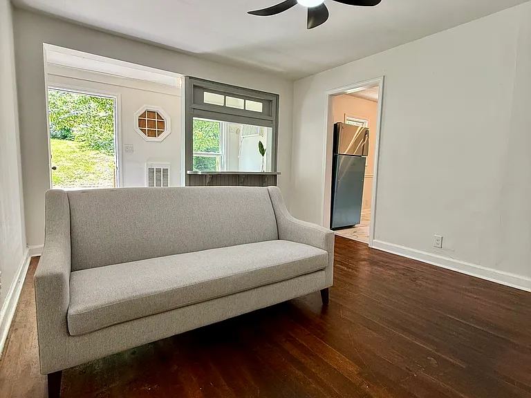 652 Miller St #2 — Photo 15