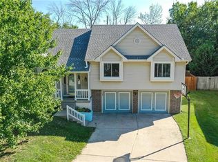 11105 N McGee St, Kansas City, MO 64155