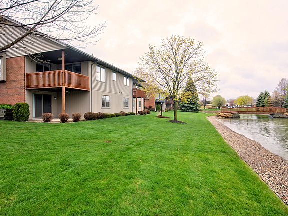 4th image of 246 Interlaken Ct