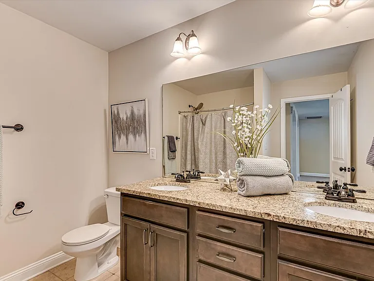 406 Saterlee Ct — Photo 48