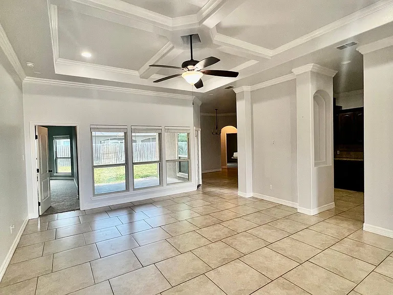 7114 Presidents Dr — Photo 4