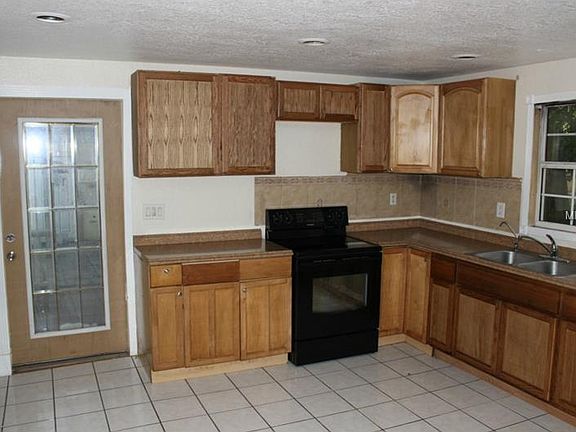 5th image of 8921 N Highland Ave