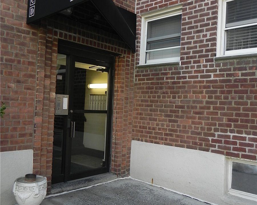 1st image of 15 Schenck Ave APT 2D