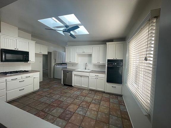 4th image of 223 Wesley Ave