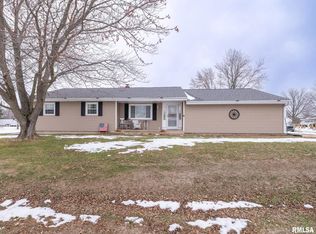 14111 Grandview Dr, MANITO, IL 61546