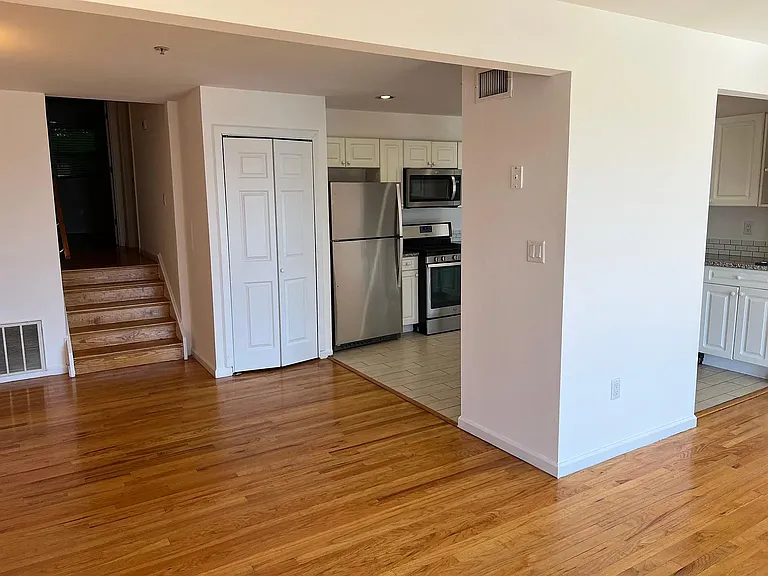 8905-8913 Riverside Pl #8911-1 — Photo 15