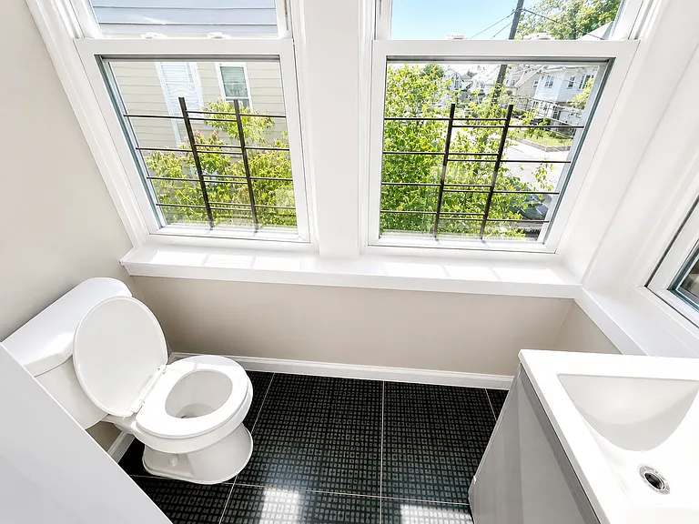 163-165 Lehigh Ave #3 — Photo 15