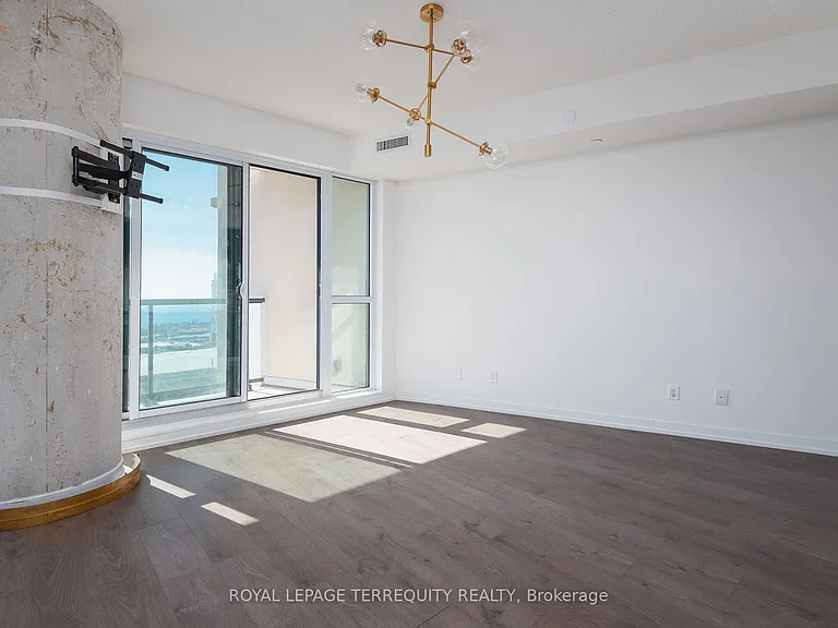 49 E Liberty St #1802 — Photo 13