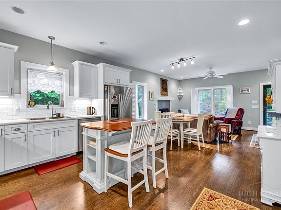 4th image of 126 Highland Cove