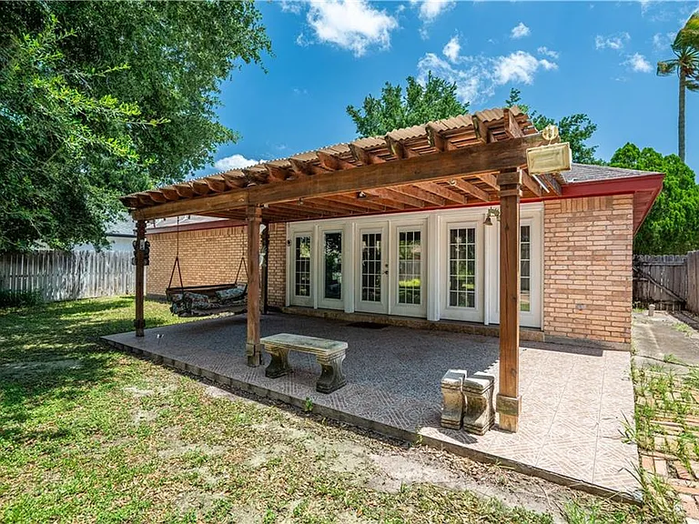 1801 Crown Pointe Blvd — Photo 17
