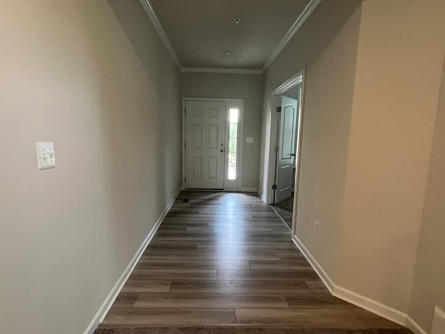 3 bed, 3.5 bath, 3422 sqft, $3,600 — Photo 2