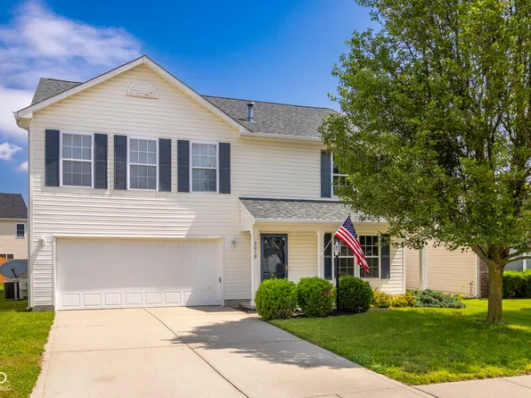 3019 Rolling Hill Dr, Columbus, IN 47201