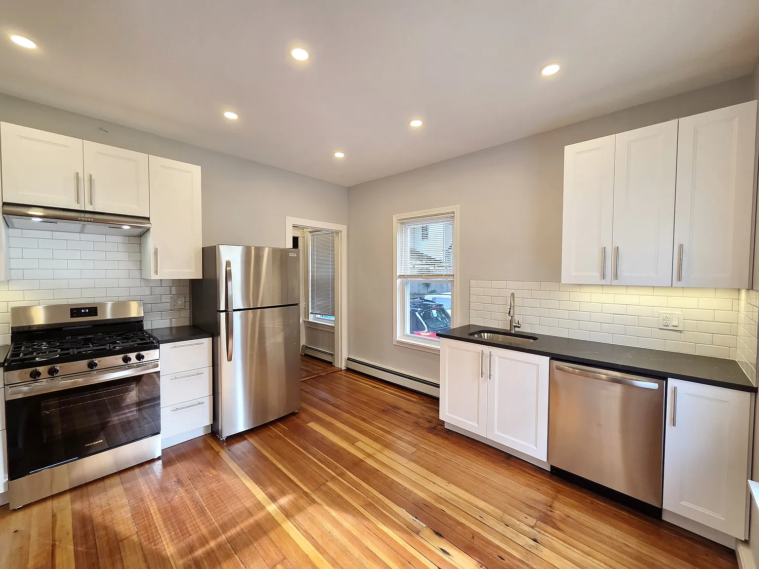 2 bed, 1200 sqft, $2,350 — Photo 1