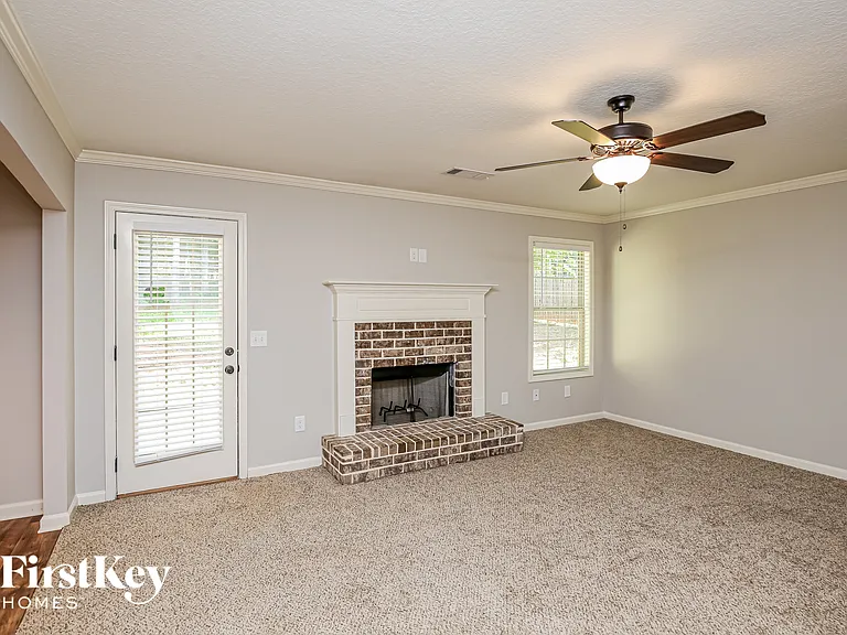611 Peachtree Rd — Photo 3