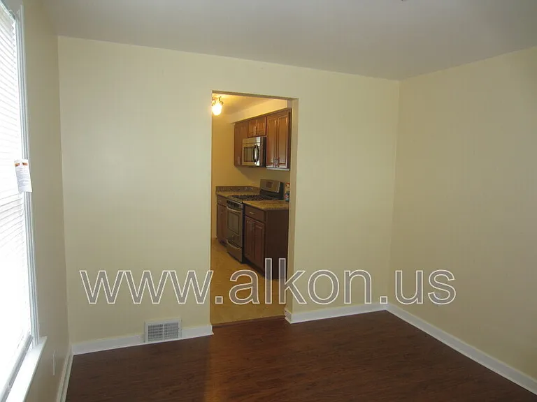 2411 Webster Ave — Photo 6
