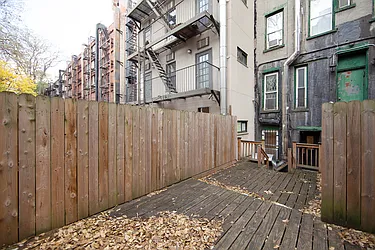 Rented by R New York